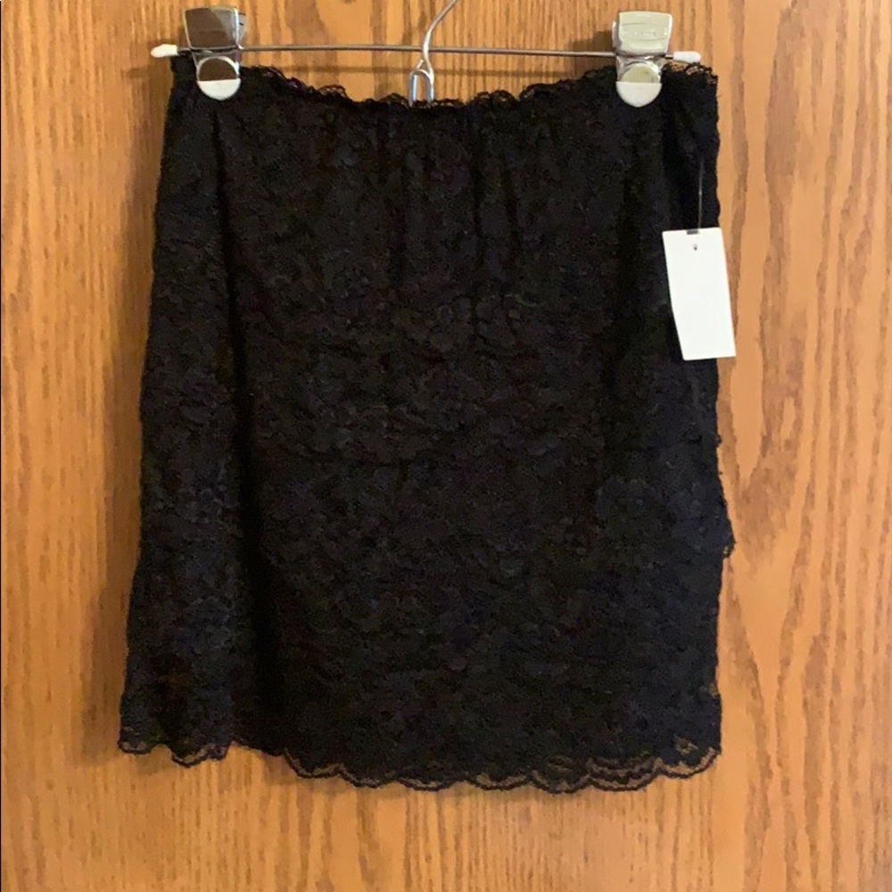 Black stretchy lace mini skirt
